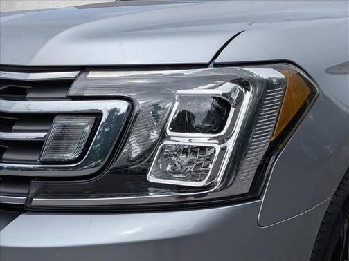 Iconic Silver Metallic 2020 Ford Expedition XLT