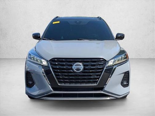 Boulder Gray Pearl/Super Black 2021 Nissan Kicks SR