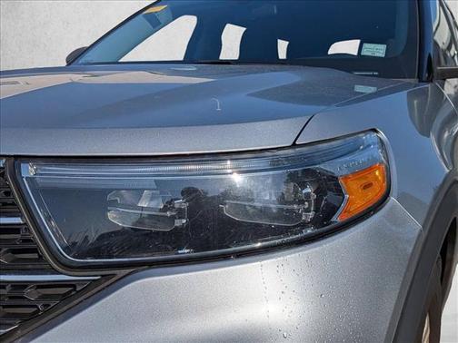 Iconic Silver Metallic 2023 Ford Explorer XLT