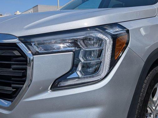 Quicksilver Metallic 2022 GMC Terrain SLE