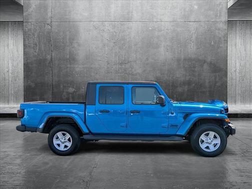 2022 Jeep Gladiator Sport S