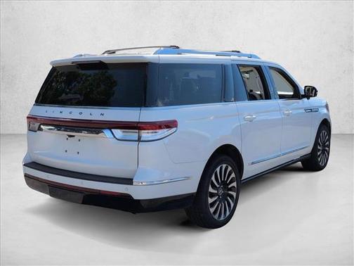 Pristine White Metallic Tri-Coat 2022 Lincoln Navigator Black Label