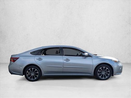 2017 Toyota Avalon XLE