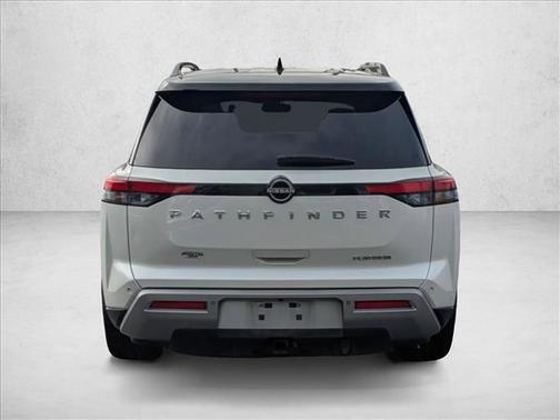 2022 Nissan Pathfinder Platinum 2WD