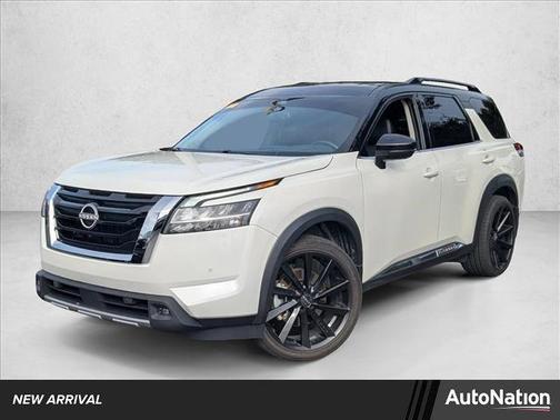 2022 Nissan Pathfinder Platinum 2WD