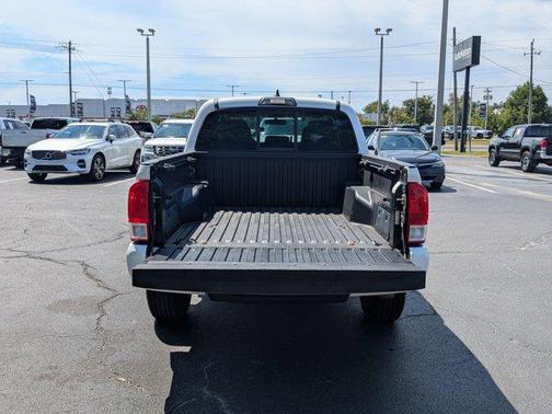2016 Toyota Tacoma SR