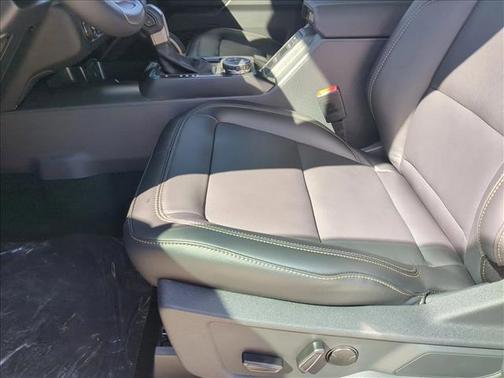 Oxford White 2026 Ford Bronco Badlands