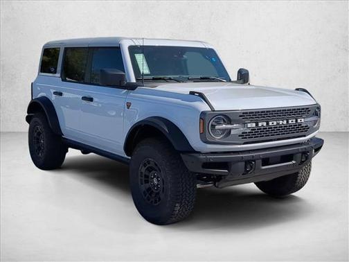 Oxford White 2026 Ford Bronco Badlands