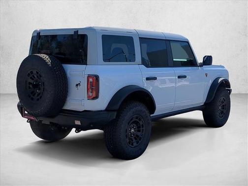 Oxford White 2026 Ford Bronco Badlands