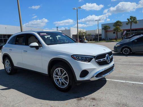 Polar White 2025 Mercedes-Benz GLC 300 Base
