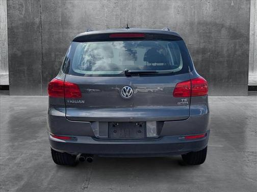 2016 Volkswagen Tiguan S