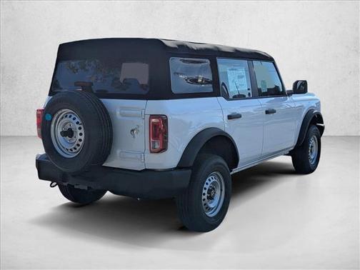 2025 Ford Bronco Base 4 Door 4x4