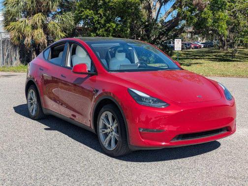 2022 Tesla Model Y Long Range Dual Motor All-Wheel Drive