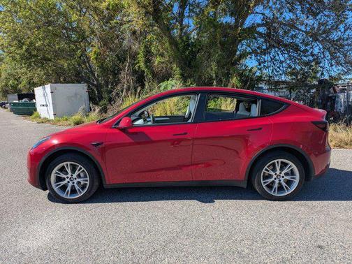 2022 Tesla Model Y Long Range Dual Motor All-Wheel Drive