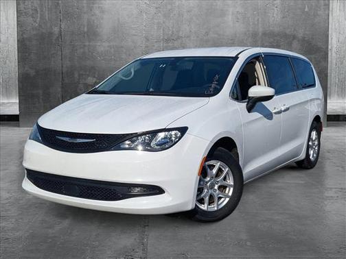 2022 Chrysler Voyager LX
