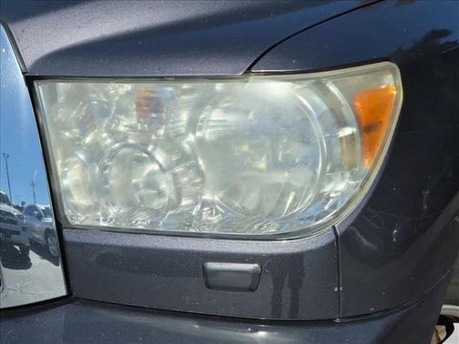 Magnetic Gray Metallic 2016 Toyota Sequoia SR5
