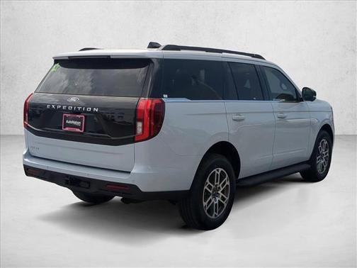 Space Silver Metallic 2026 Ford Expedition Active