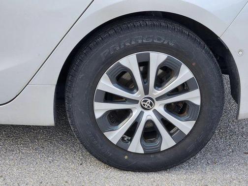2021 Toyota Prius LE