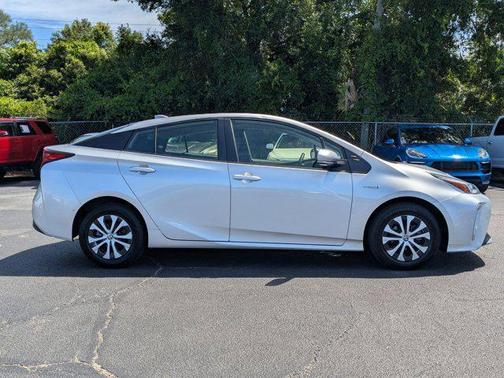 2021 Toyota Prius LE