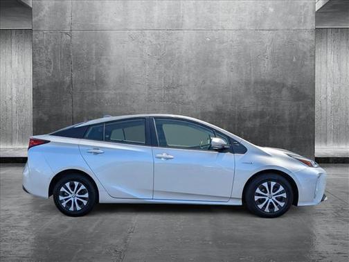 2021 Toyota Prius LE