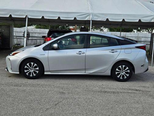 2021 Toyota Prius LE