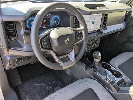 2025 Ford Bronco Base 4 Door 4x4