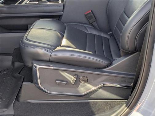 Glacier Gray Metallic Tri-Coat 2026 Ford F-250 Platinum