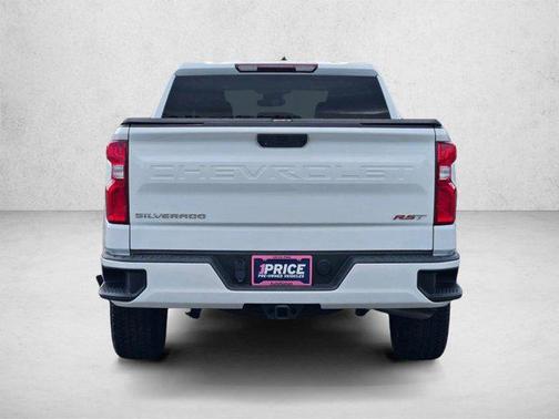 Summit White 2022 Chevrolet Silverado 1500 RST