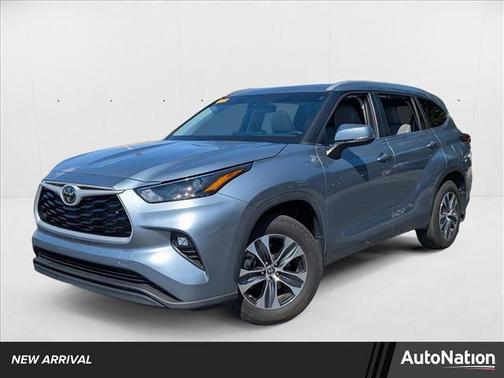 2024 Toyota Highlander XLE