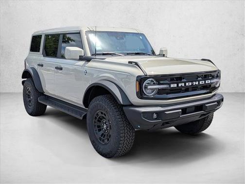 Desert Sand 2026 Ford Bronco Outer Banks