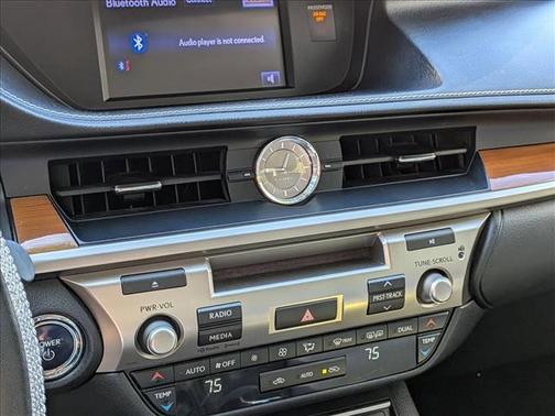 2013 Lexus ES 300h Base