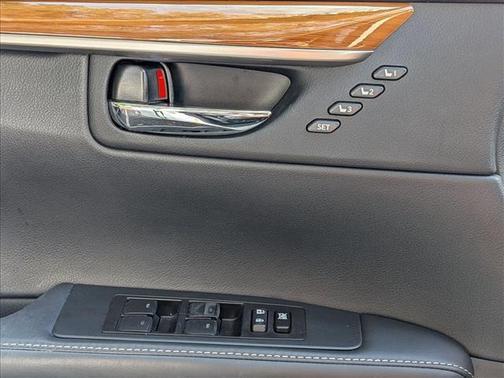 2013 Lexus ES 300h Base