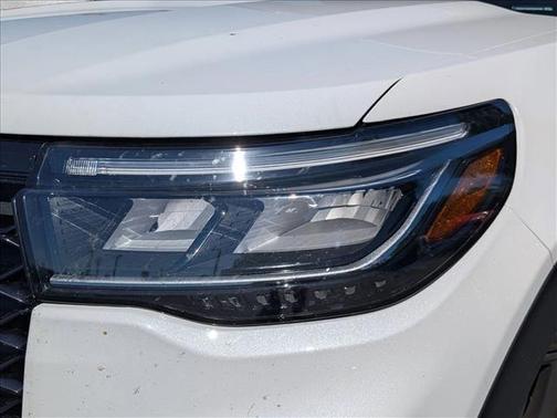 Star White Metallic Tri-Coat 2025 Ford Explorer ST