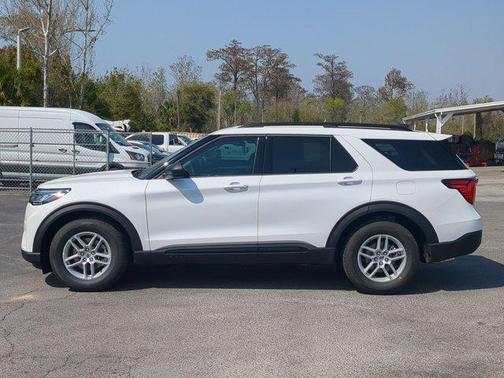 Star White Metallic Tri-Coat 2026 Ford Explorer Active w/200A Pkg