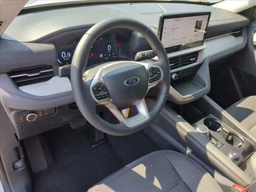 Star White Metallic Tri-Coat 2026 Ford Explorer Active w/200A Pkg