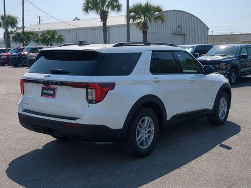 Star White Metallic Tri-Coat 2026 Ford Explorer Active w/200A Pkg
