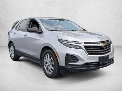 Silver Ice Metallic 2022 Chevrolet Equinox LS