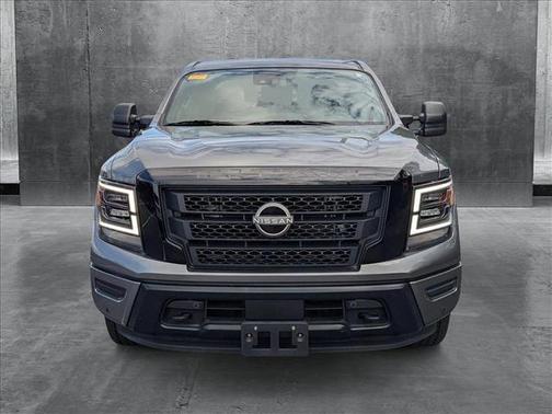 2023 Nissan Titan SV