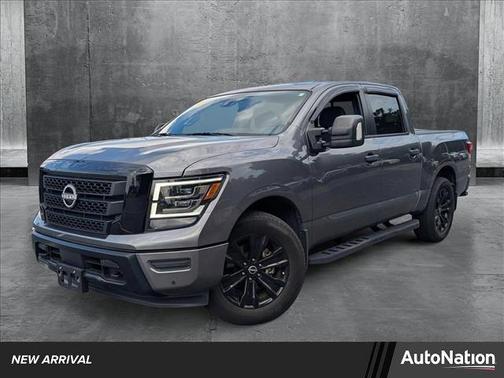 2023 Nissan Titan SV