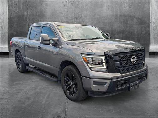 2023 Nissan Titan SV