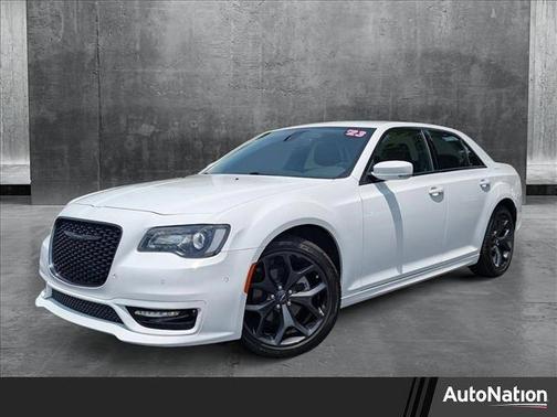 2023 Chrysler 300 Touring