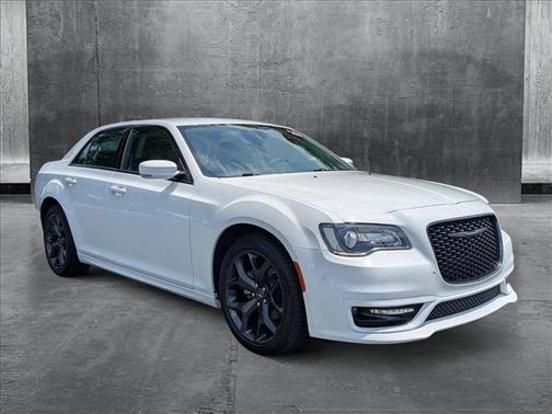 2023 Chrysler 300 Touring