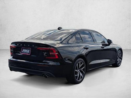 2019 Volvo S60 T6 Momentum