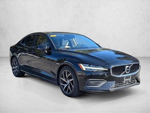 2019 Volvo S60 T6 Momentum