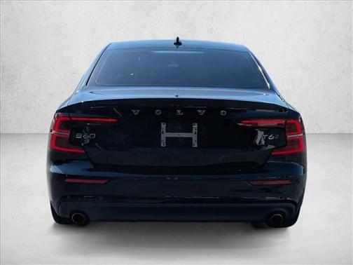 2019 Volvo S60 T6 Momentum