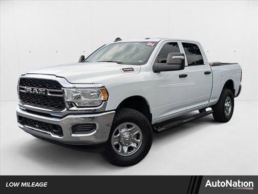 2024 RAM 2500 Tradesman Crew Cab 4x4 6'4' Box