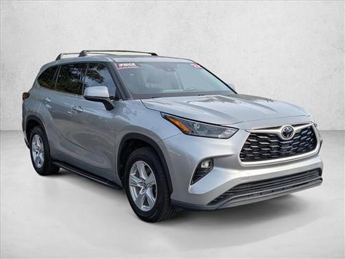2022 Toyota Highlander LE
