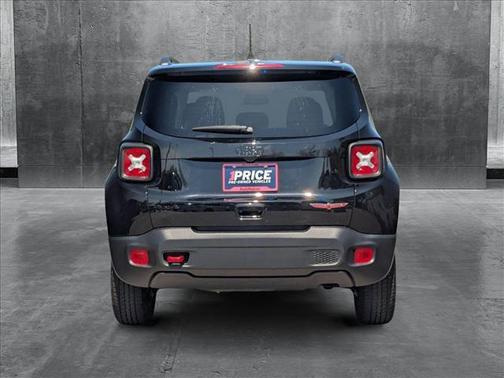 2023 Jeep Renegade Trailhawk