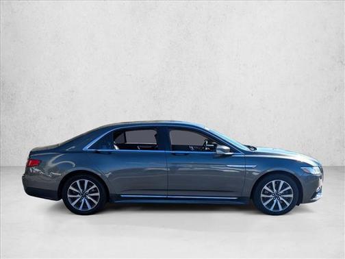 2017 Lincoln Continental Premiere