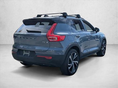 Thunder Grey Metallic 2021 Volvo XC40 T5 R-Design